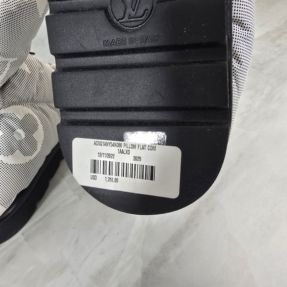 Louis Vuitton Monogram Puffer Boots - Picture 7 of 9